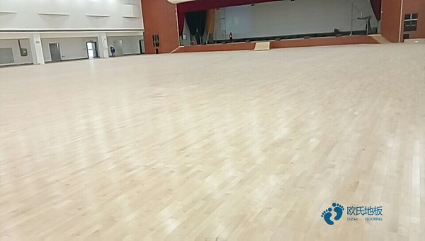 五角枫运动体育地板品牌厂家