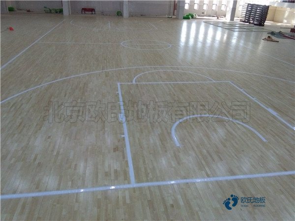 松木羽毛球馆木地板图片及**