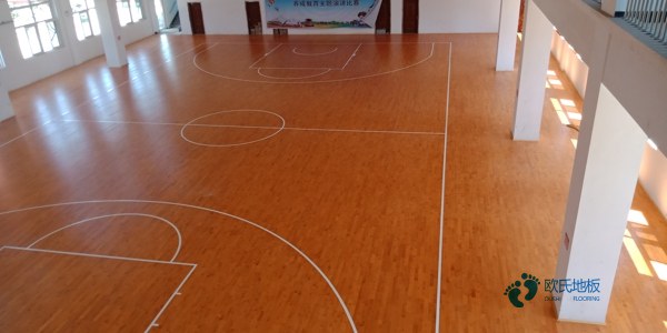 22厚木地板篮球场怎么维修？